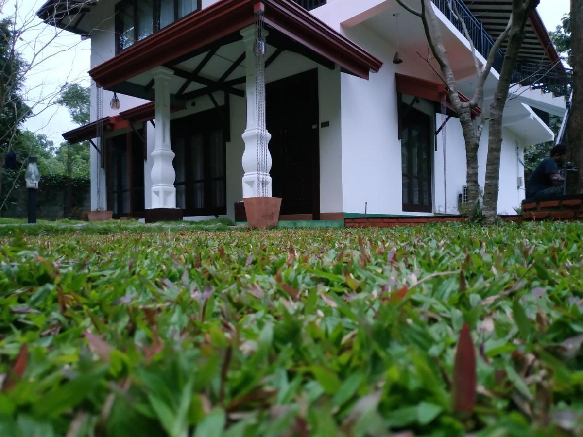 Sigiriya Cashew Palace Resort Daganapothaha エクステリア 写真