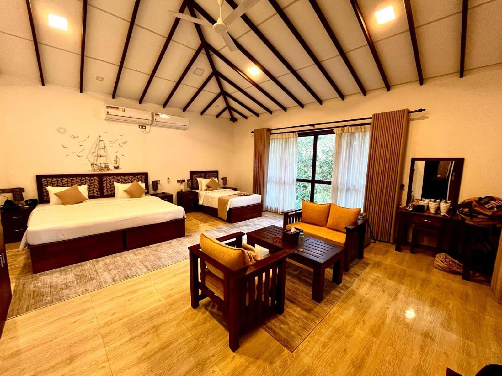 Sigiriya Cashew Palace Resort Daganapothaha エクステリア 写真