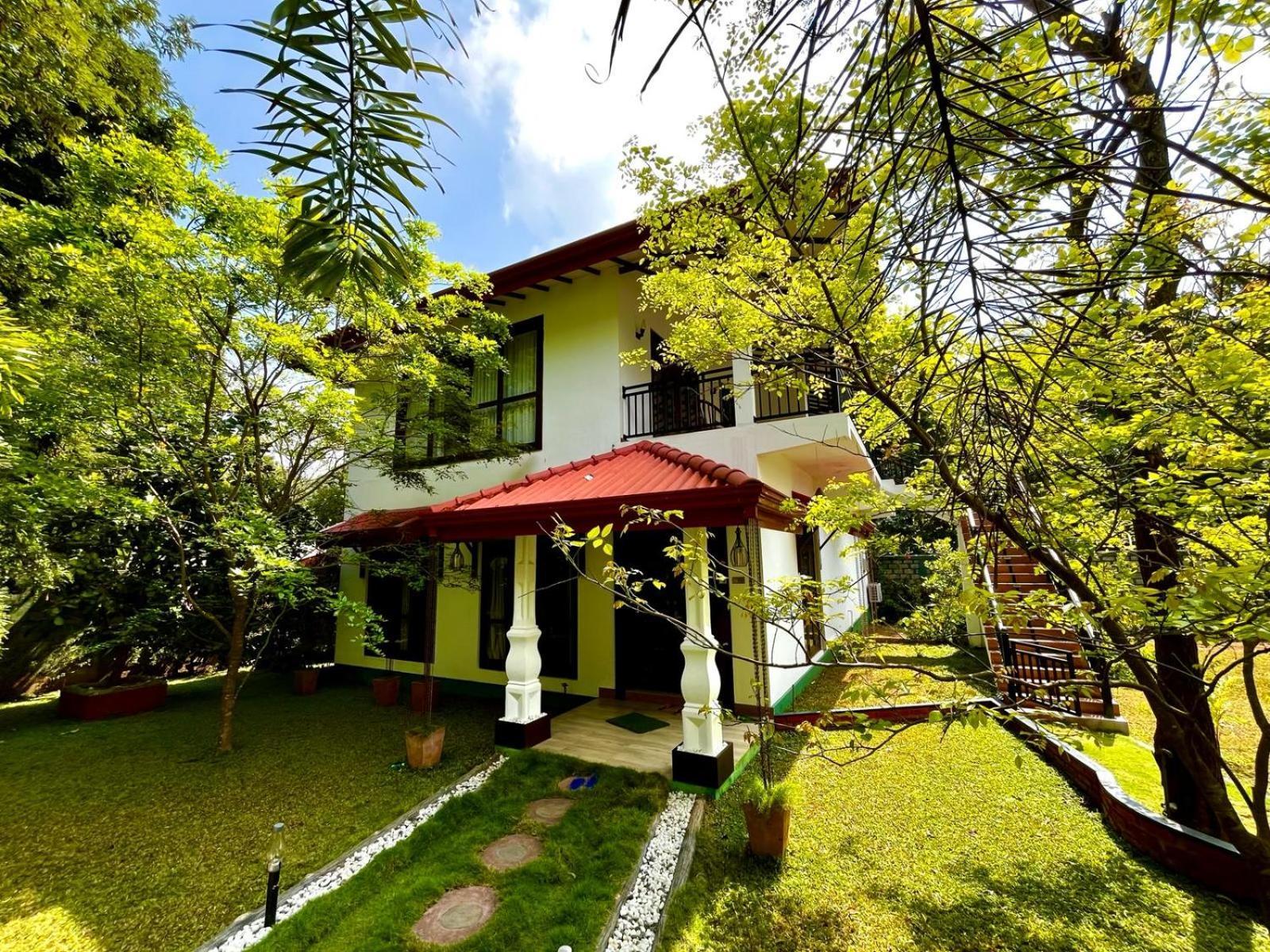 Sigiriya Cashew Palace Resort Daganapothaha エクステリア 写真