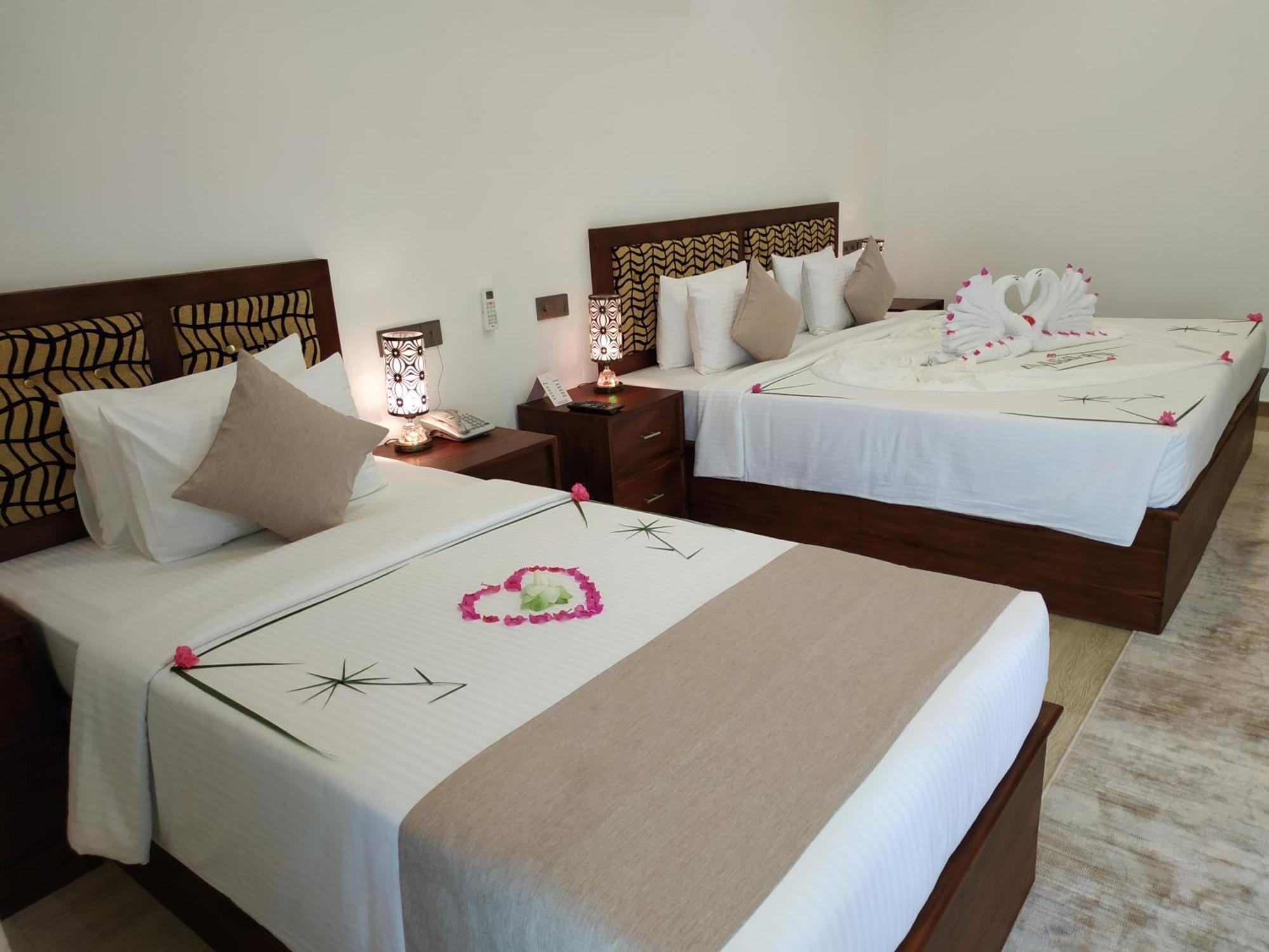 Sigiriya Cashew Palace Resort Daganapothaha エクステリア 写真